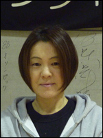 コーチ　吉田　佳子